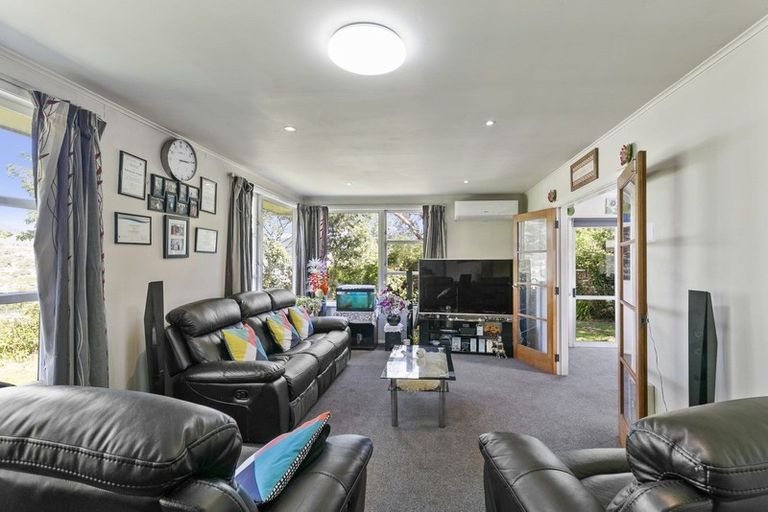Photo of property in 38 Davidson Crescent, Tawa, Wellington, 5028