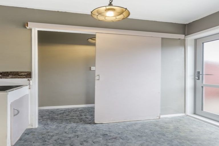 Photo of property in 50 Kohekohe Street, New Lynn, Auckland, 0600