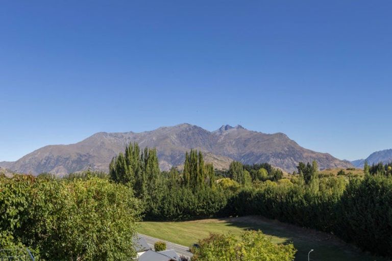 Photo of property in 11 Cotter Avenue, Arrowtown, 9302