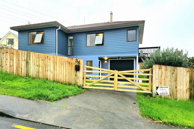 Photo of property in 38 Garton Drive, Massey, Auckland, 0614