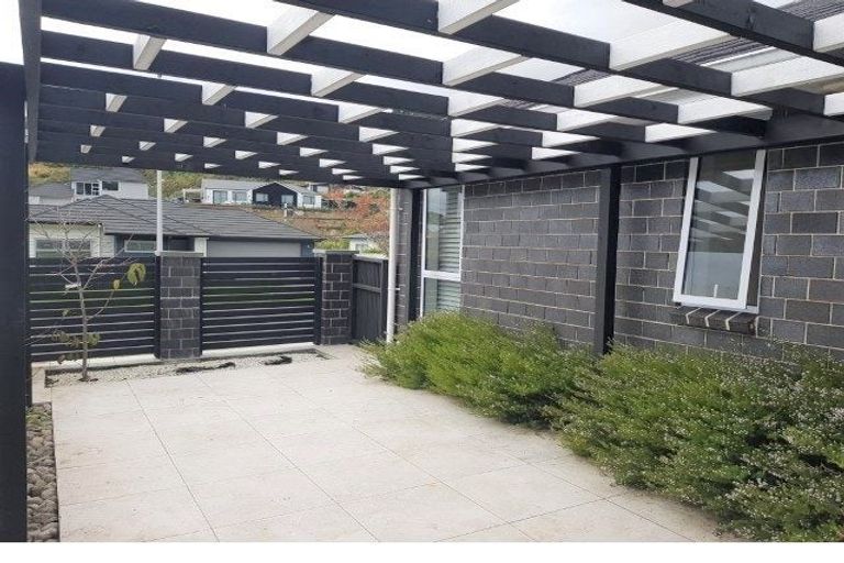 Photo of property in 17 Banks Boulevard, Whitby, Porirua, 5024