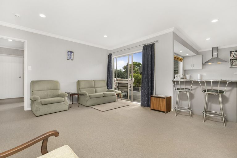 Photo of property in 23 Castlehill Court, Wattle Downs, Auckland, 2103