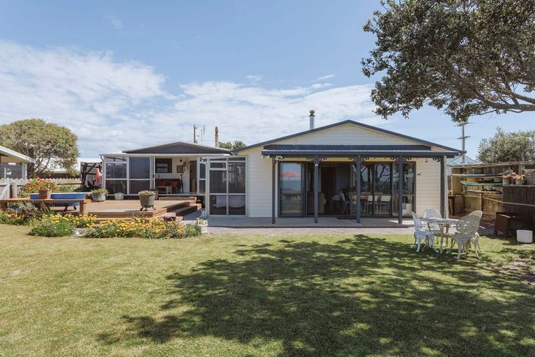 Photo of property in 515 Pukehina Parade, Pukehina, Te Puke, 3189