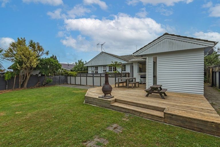 Photo of property in 36 Pinedale Parade, Milson, Palmerston North, 4414