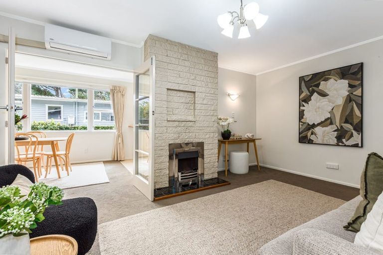 Photo of property in 36 Silverbirch Grove, Churton Park, Wellington, 6037