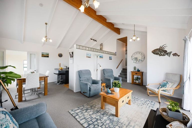 Photo of property in 16 Tamatea Drive, Snells Beach, 0920