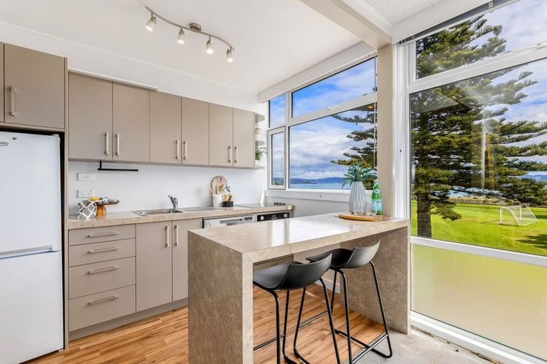 Photo of property in 39 Marine Parade, Eastbourne, Lower Hutt, 5013