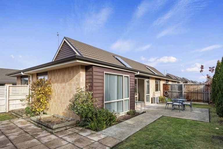 Photo of property in 3 Reeves Road, Rangiora, 7400