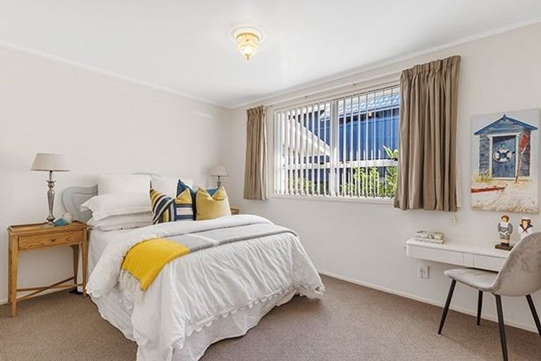 Photo of property in 110 Clovelly Road, Bucklands Beach, Auckland, 2012