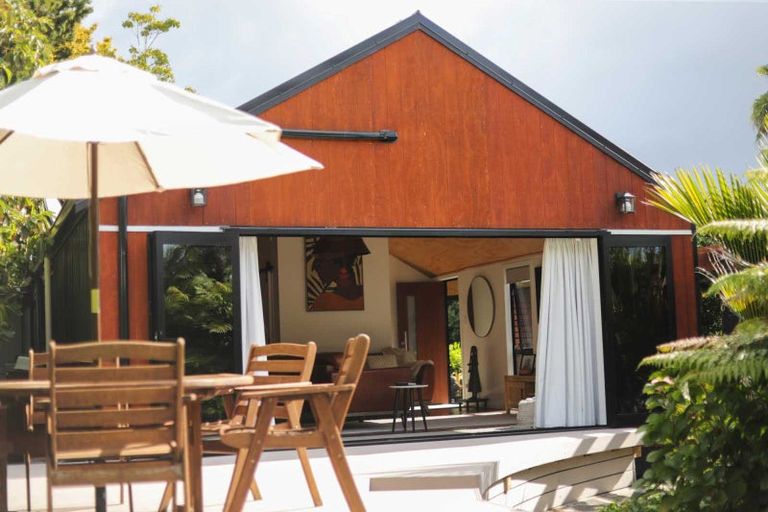 Photo of property in 19 Allens Lane, Clive, 4102