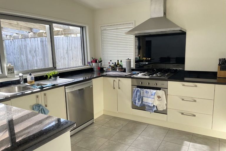 Photo of property in 57 Wellington Street, Howick, Auckland, 2014