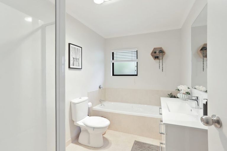 Photo of property in 103c Glengarry Road, Glen Eden, Auckland, 0602