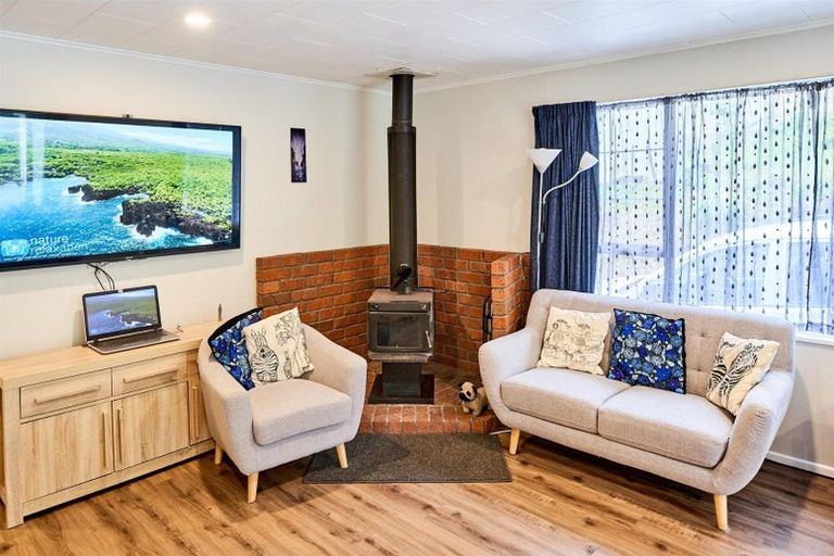 Photo of property in 12b Bell Street, Tawa, Wellington, 5028