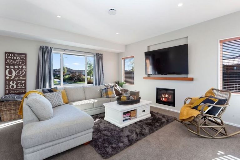 Photo of property in 1 Greenfield Mews, Rangiora, 7400