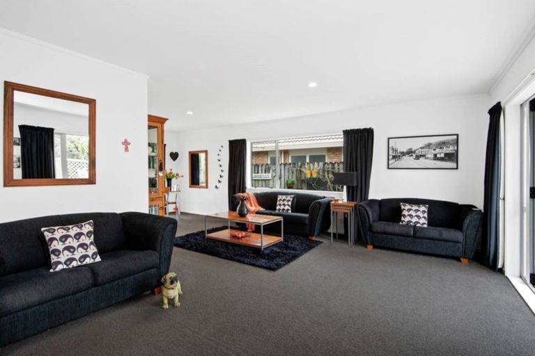 Photo of property in 6 Lushington Place, Huntington Park, Auckland, 2013