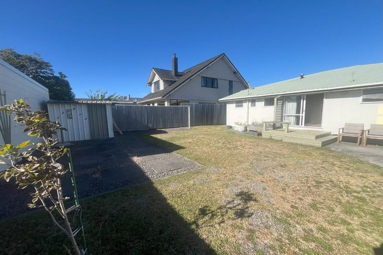 Photo of property in 5 Sanders Avenue, Westown, New Plymouth, 4310