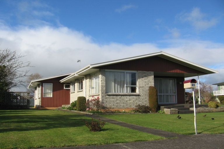 Photo of property in 21 Kennedy Avenue, Feilding, 4702