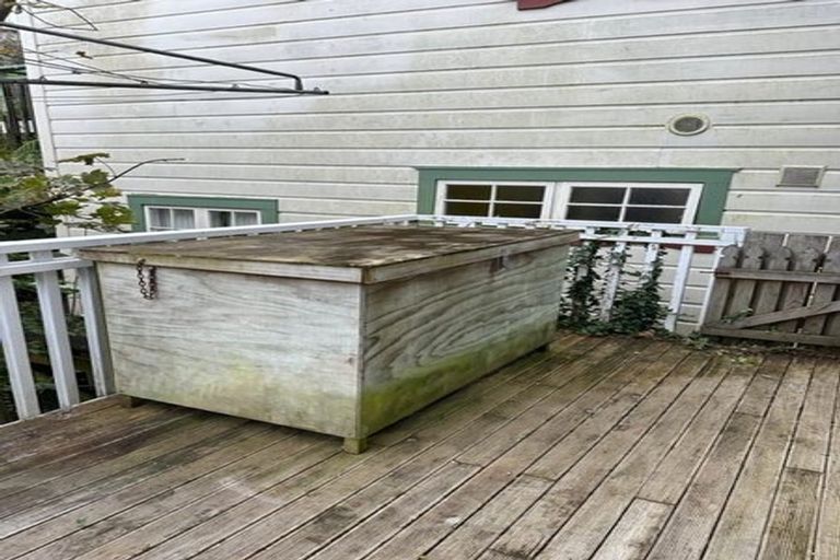 Photo of property in 3/133 Kelburn Parade, Kelburn, Wellington, 6012