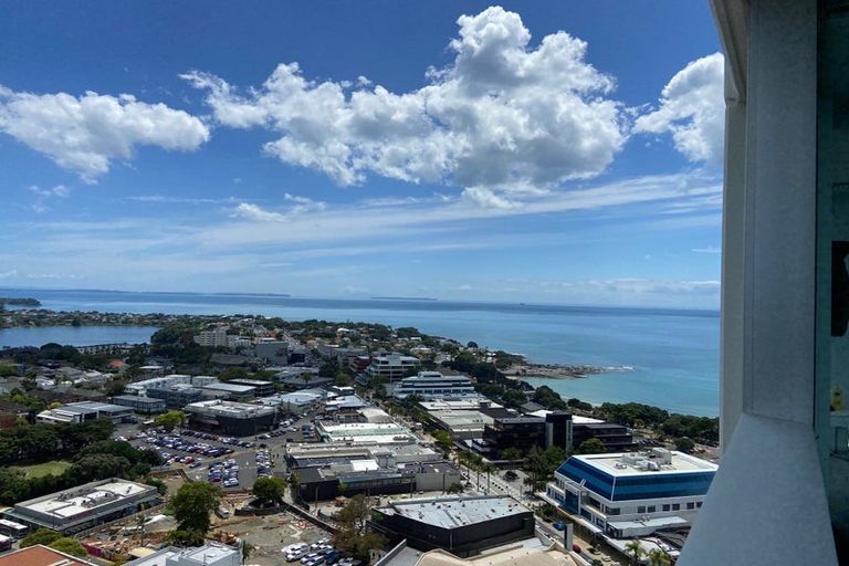 Photo of property in Sentinel Apartments, 2104/3 Northcroft Street, Takapuna, Auckland, 0622