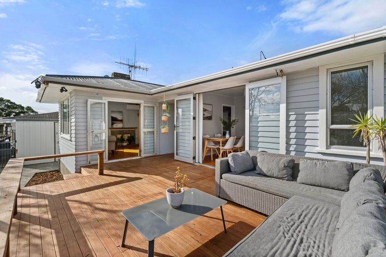 Photo of property in 15a Queen Road, Bellevue, Tauranga, 3110