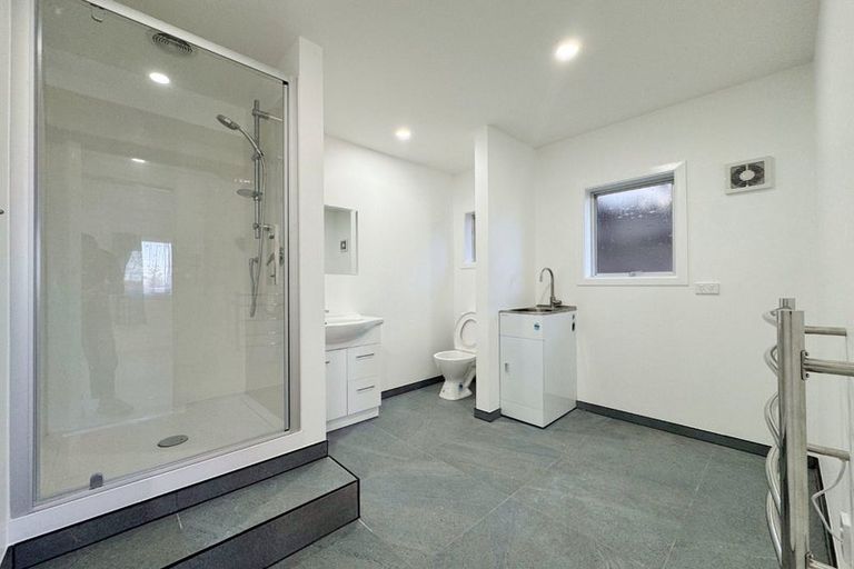 Photo of property in 96 Cardiff Road, Pakuranga, Auckland, 2010