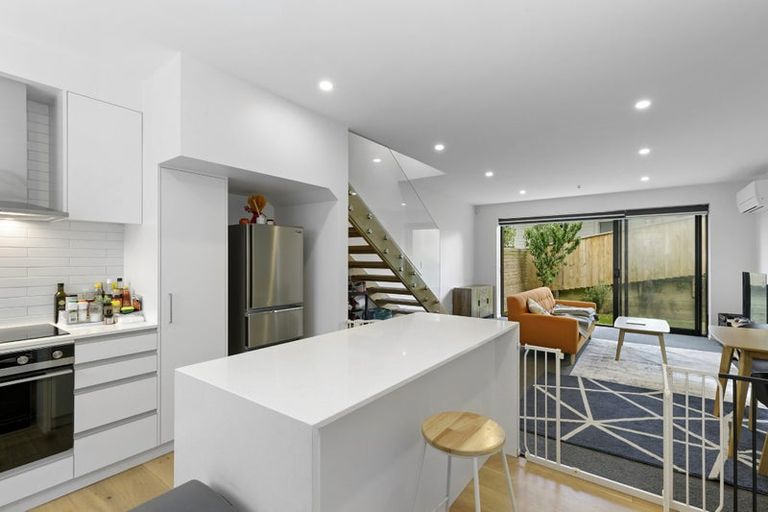 Photo of property in 4a Ferry Road, Days Bay, Lower Hutt, 5013