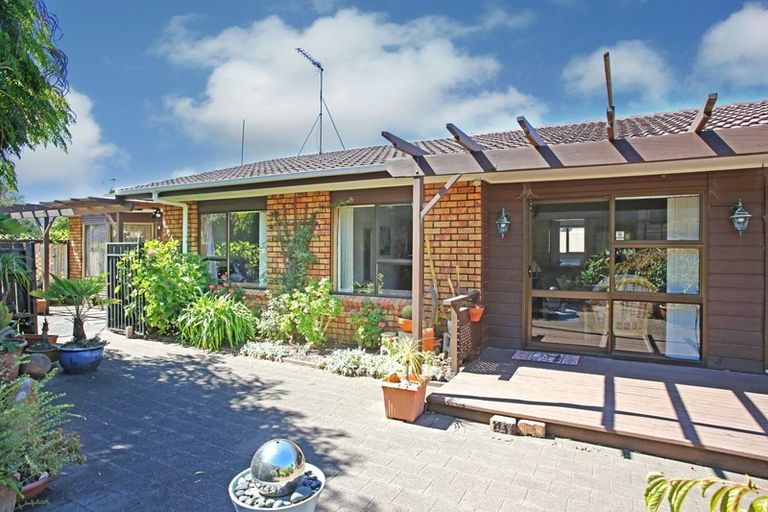 Photo of property in 5 Redmount Place, Red Hill, Papakura, 2110