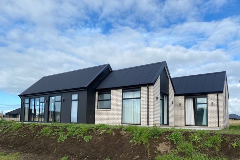 Photo of property in 27 Kahotea Place, Papamoa Beach, Papamoa, 3118