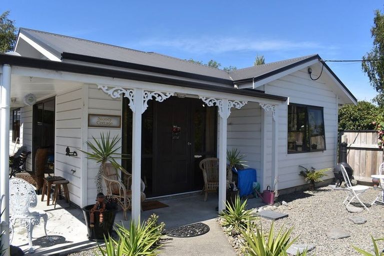 Photo of property in 194 High Street North, Carterton, 5713