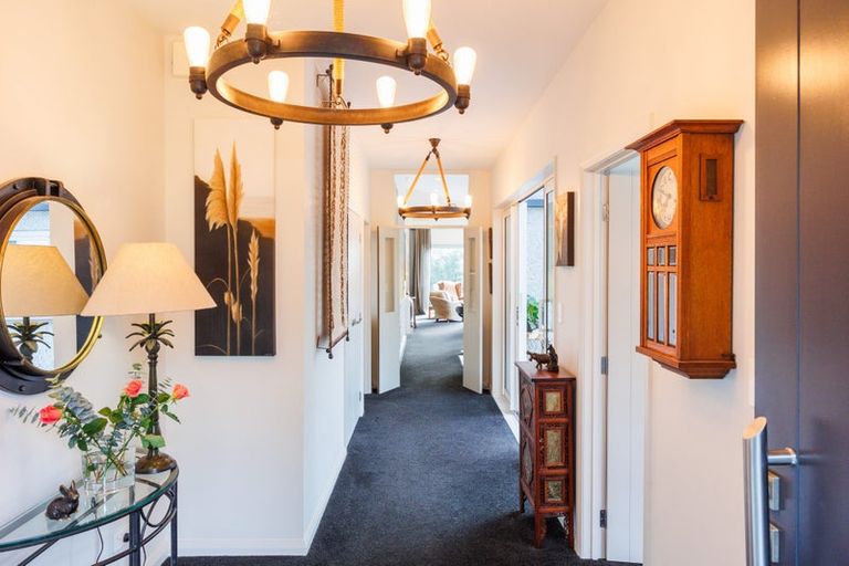 Photo of property in 42 Stewart Crescent, Hokowhitu, Palmerston North, 4410