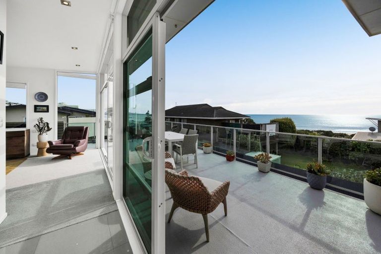 Photo of property in 2/5 Beach Street, Fitzroy, New Plymouth, 4312