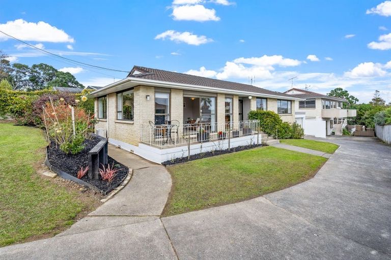 Photo of property in 1/31 Cliff Road, Torbay, Auckland, 0630