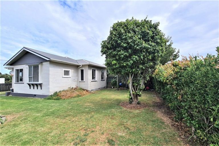 Photo of property in 138 Tasman Street, Opunake, 4616