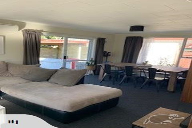 Photo of property in 2/156 Knights Road, Hutt Central, Lower Hutt, 5011