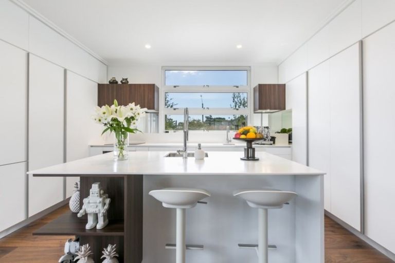 Photo of property in 36a Busby Hill, Havelock North, 4130