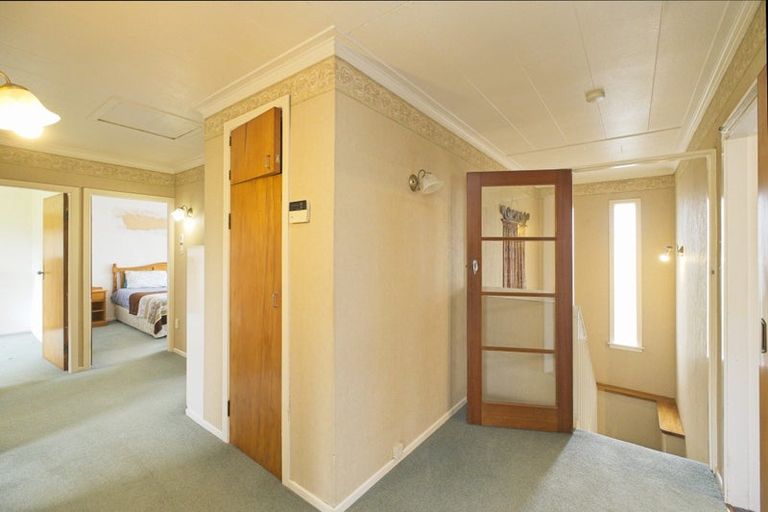 Photo of property in 270 High Street, Eltham, 4322