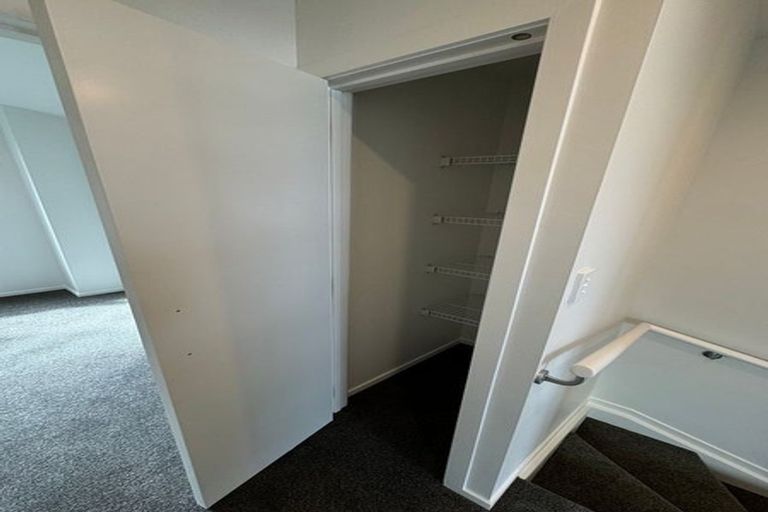 Photo of property in 16 Te Puketoka Lane, Mangere, Auckland, 2022