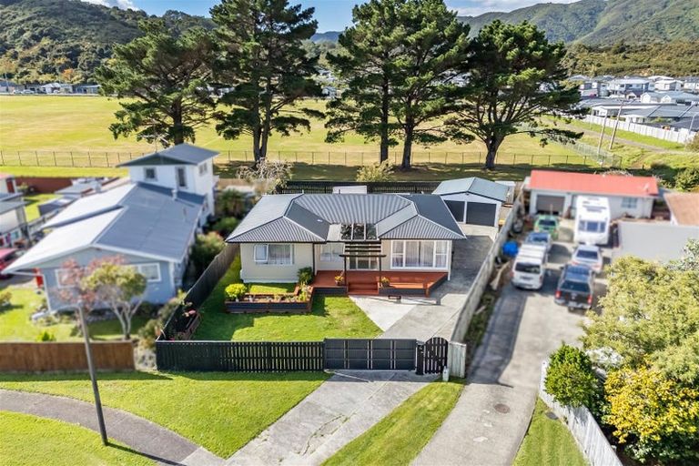 Photo of property in 14 Wetherby Grove, Wainuiomata, Lower Hutt, 5014