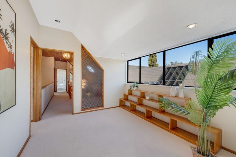 Photo of property in 12 Dayspring Way, Pakuranga, Auckland, 2010
