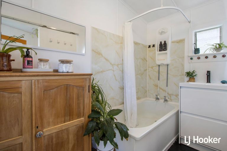 Photo of property in 12 Marine Avenue, Waihi Beach, 3611