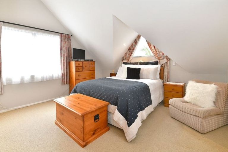 Photo of property in 32 D'oyly Drive, Stanmore Bay, Whangaparaoa, 0932