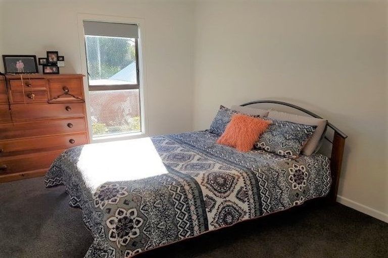 Photo of property in 3 Oak Avenue, Paremata, Porirua, 5024