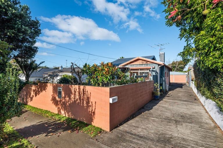Photo of property in 69 Martin Avenue, Mount Albert, Auckland, 1025