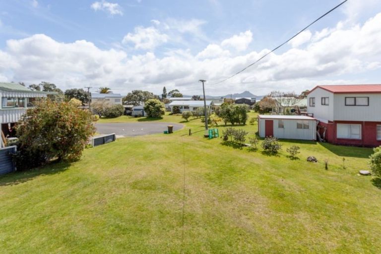 Photo of property in 15 Hicks Place, Cooks Beach, Whitianga, 3591