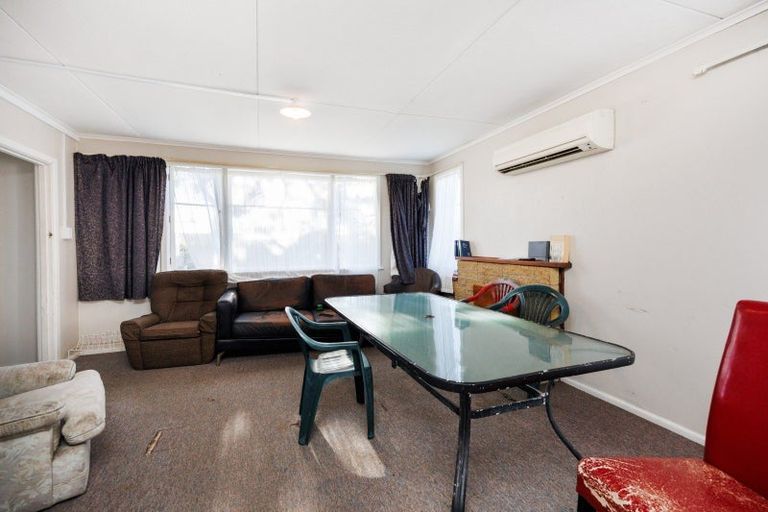 Photo of property in 2 Antrim Place, Hokowhitu, Palmerston North, 4410