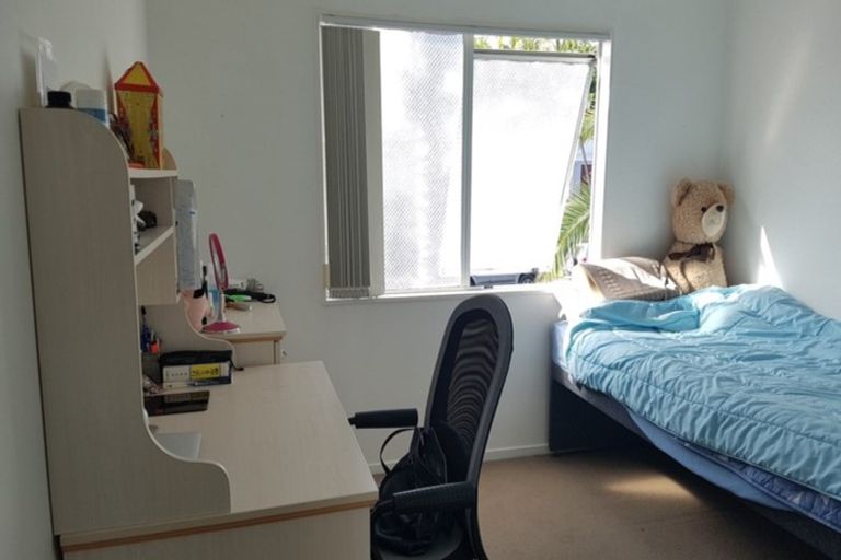 Photo of property in 2/276 East Coast Road, Milford, Auckland, 0620