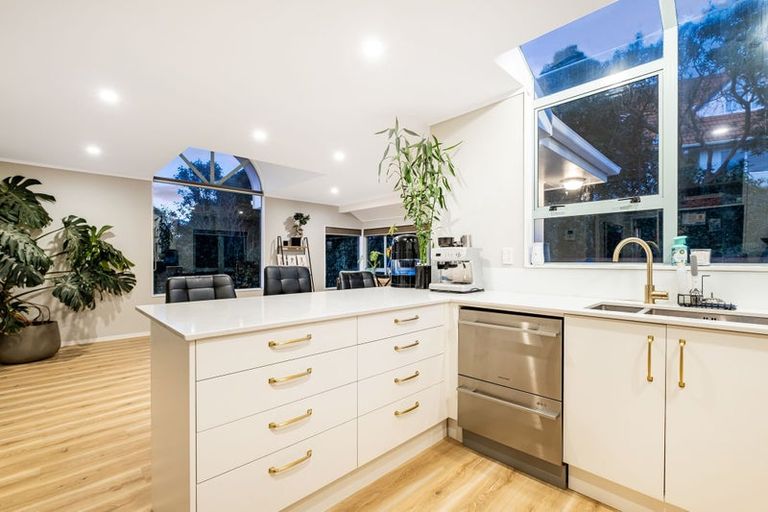 Photo of property in 10 Portage Place, Whitby, Porirua, 5024