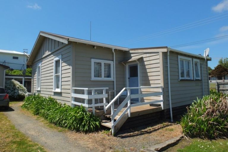 Photo of property in 33 Russell Street, Foxton, 4814