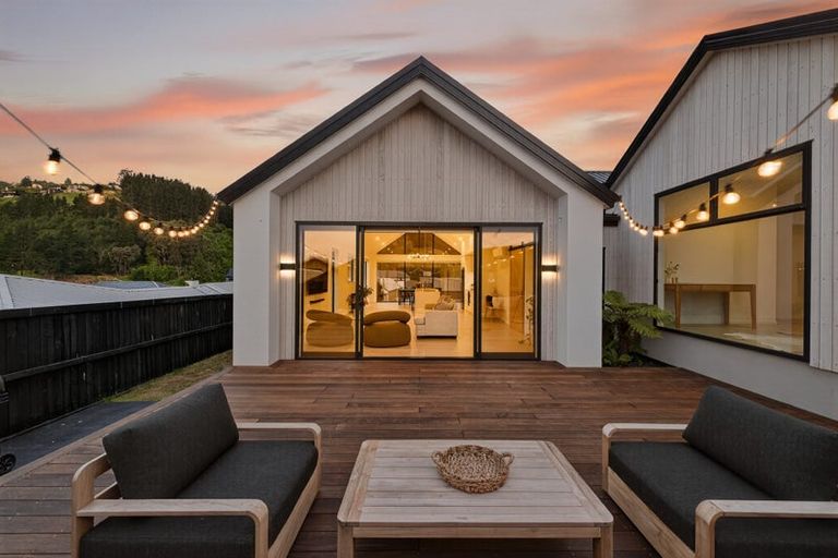 Photo of property in 6 Round Hill Rise, Cracroft, Christchurch, 8022