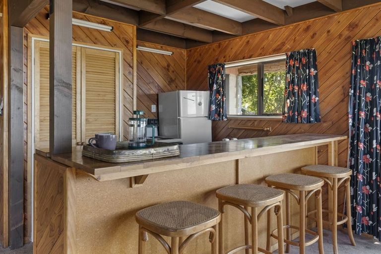 Photo of property in 102 Wakeman Road, Acacia Bay, Taupo, 3330